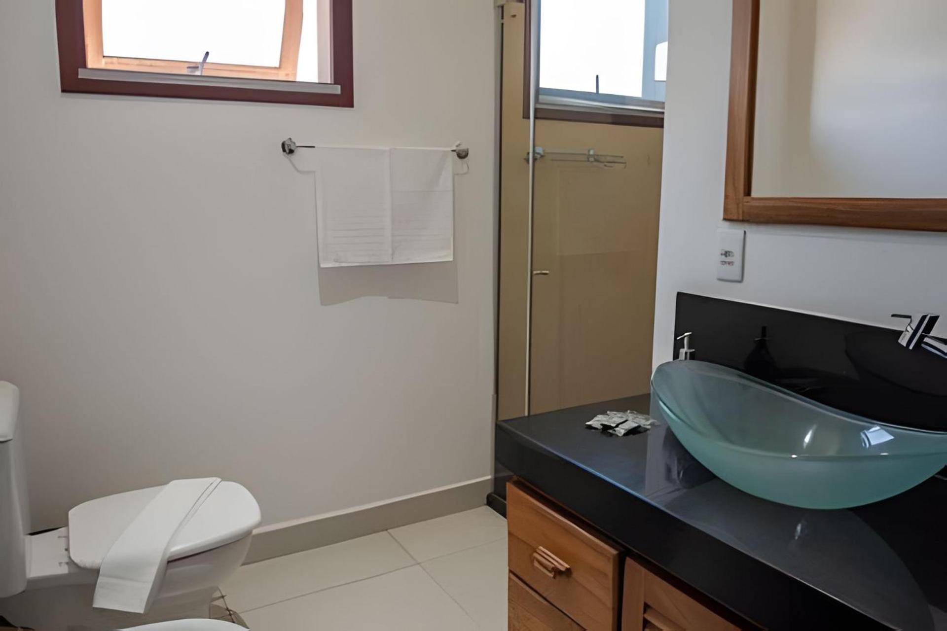 450M Praia De Taperapuan; Piscina; 2 Quartos; Wifi 300 Mbs; Churrasqueira; Estacionamento Gratuito 1 Carro