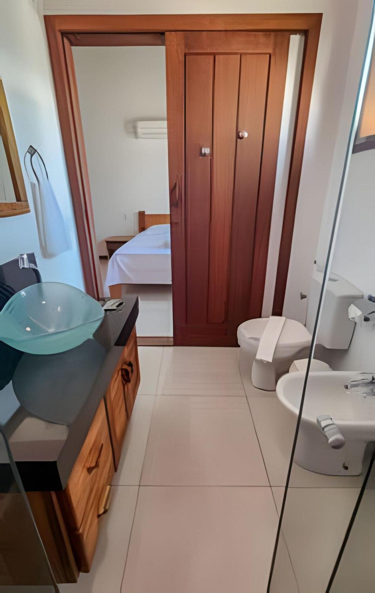 Holiday home 450M Praia De Taperapuan; Piscina; 2 Quartos; Wifi 300 Mbs; Churrasqueira; Estacionamento Gratuito 1 Carro Porto Seguro